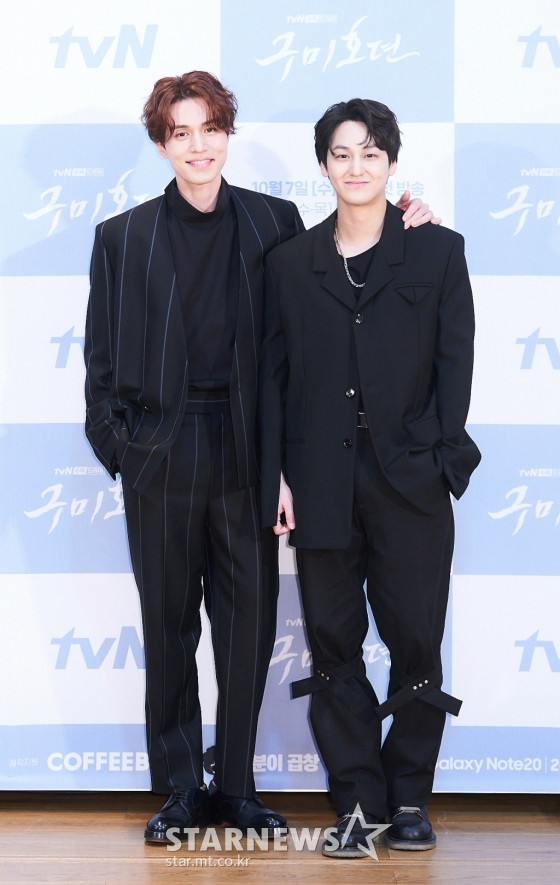 Họp báo 'Bạn trai tôi là hồ ly': Gượng gạo bên Jo Bo Ah nhưng Lee Dong Wook lại tình tứ khoác tay Kim Bum Ảnh 24