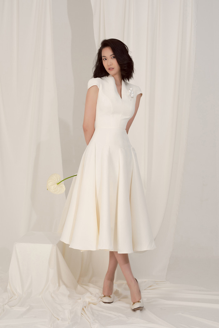 Những chiếc váy mùa thu nữ tính cho bạn gái đẹp cả trên phố cho đến công sở Ảnh 11