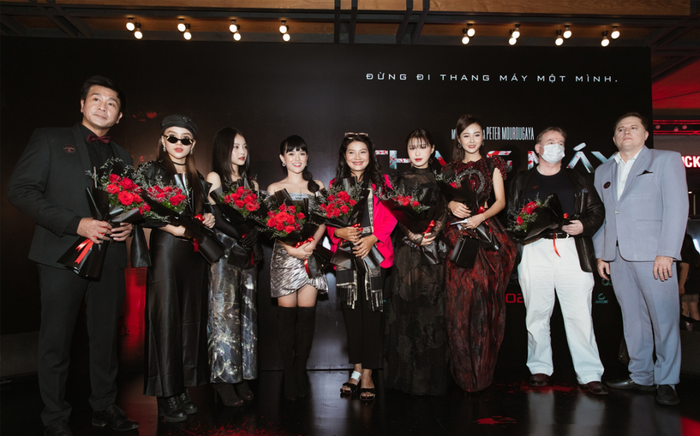 Chỉ hát OST, Han Sara vẫn 'chặt đẹp' thảm đỏ họp báo phim 'Thang máy' Ảnh 2