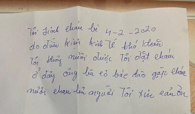Lá thư viết tay được cho là của mẹ cháu bé để lại