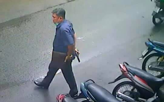 Xác minh vụ người đàn ông ngang nhiên cầm súng trên đường, đe dọa 2 người phụ nữ ở TP.HCM Ảnh 2