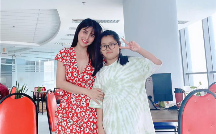 Ngỡ ngàng với vóc dáng lớn phổng phao của con gái Thảo Trang và chồng cũ Phan Thanh Bình Ảnh 2