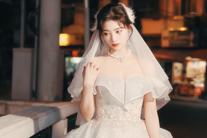 Các thành viên The9 diện váy cưới: Hứa Giai Kỳ đẹp xuất sắc, Dụ Ngôn lạ mắt Ảnh 14