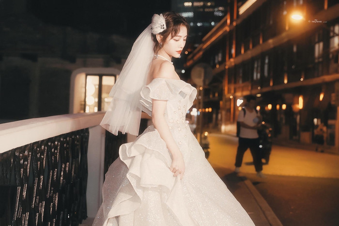 Các thành viên The9 diện váy cưới: Hứa Giai Kỳ đẹp xuất sắc, Dụ Ngôn lạ mắt Ảnh 16