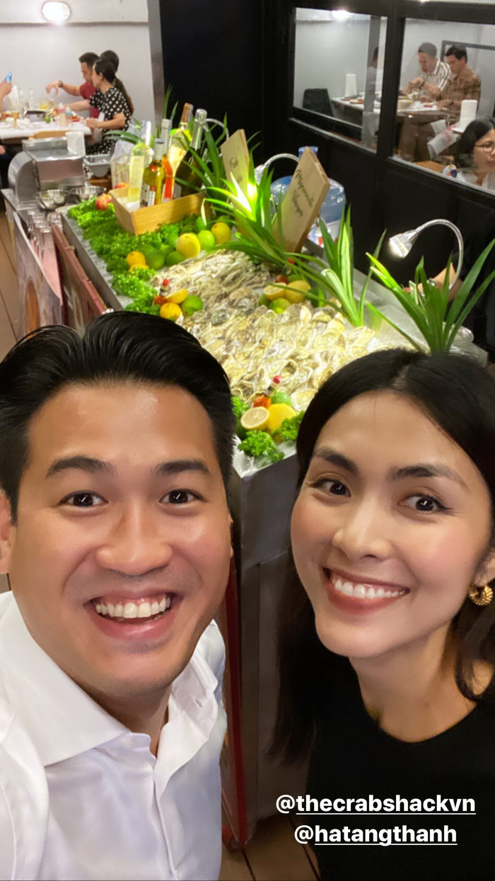 Đặc biệt trong bức ảnh selfie cùng em chồng, Tăng Thanh Hà lộ dấu hiệu lão hóa với hàng loạt nếp nhăn quanh mắt