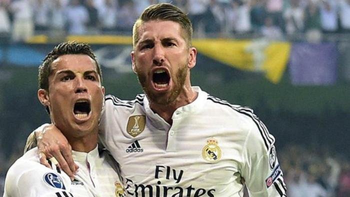 Ronaldo tặng Ramos áo đấu, gạt mọi hiềm khích Ảnh 1