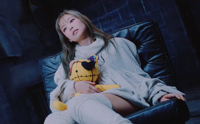Xem ngay MV Lovesick Girls phiên bản đã-chỉnh-sửa: Cắt bỏ phân cảnh y tá phản cảm, chỉ còn lại bệnh nhân Jennie ôm gấu diễn sâu Ảnh 2