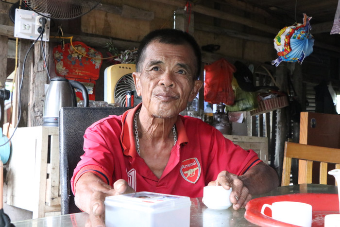 Hơn 30 năm qua ông Được đã cứu nhiều người thoát chết, vớt nhiều thi thể dưới sông Hồng.