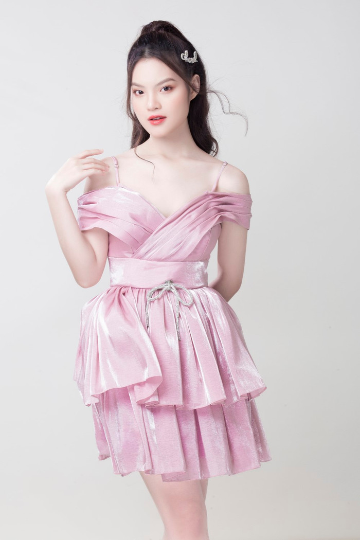 Sunny Đan Ngọc - Tân binh Vpop có mối quan hệ đặc biệt với Đàm Vĩnh Hưng là ai? Ảnh 4