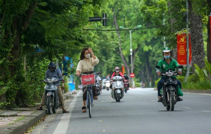 Có một Hà Nội đẹp dịu dàng, thân thương đến lạ trong tiết trời mùa thu Ảnh 2