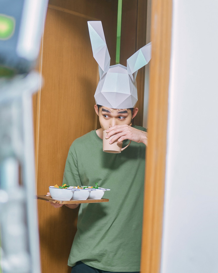 Xem ngay MV 'Có ai...' từ Jun Phạm để thấy rằng cô đơn không hề đáng sợ! Ảnh 4