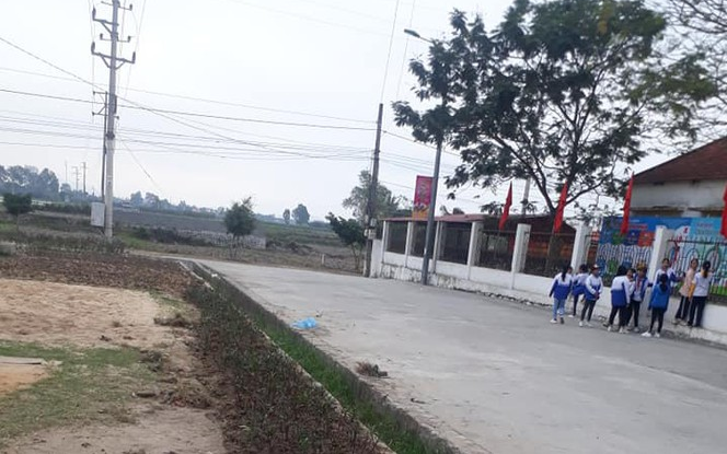 Công an vào cuộc vụ nữ sinh lớp 9 bị nhóm 'đàn em' lớp 6 đánh hội đồng, xé áo trước cổng trường Ảnh 2