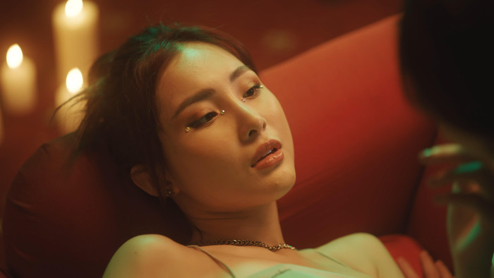 Lyly liệu có được lòng cộng đồng LGBT khi làm hẳn MV hoành tráng về đề tài giới tính thứ 3?x Ảnh 2
