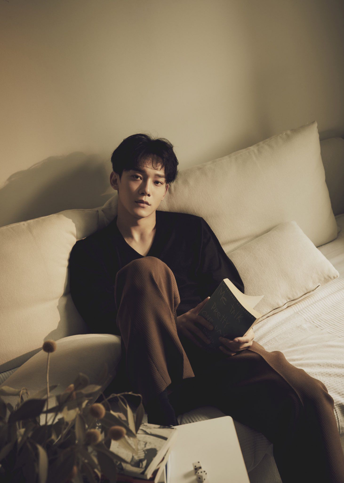 Fan và cư dân mạng Hàn Quốc vẫn còn đang rất gay gắt chuyện kết hôn của Chen dẫn đến việc phản đối quyết liệt dù Chen ra single mới.