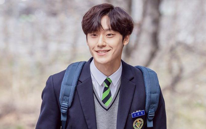 Lee Do Hyun hóa thân thành ông bố hồn già xác trẻ trong '18 Again' Ảnh 2