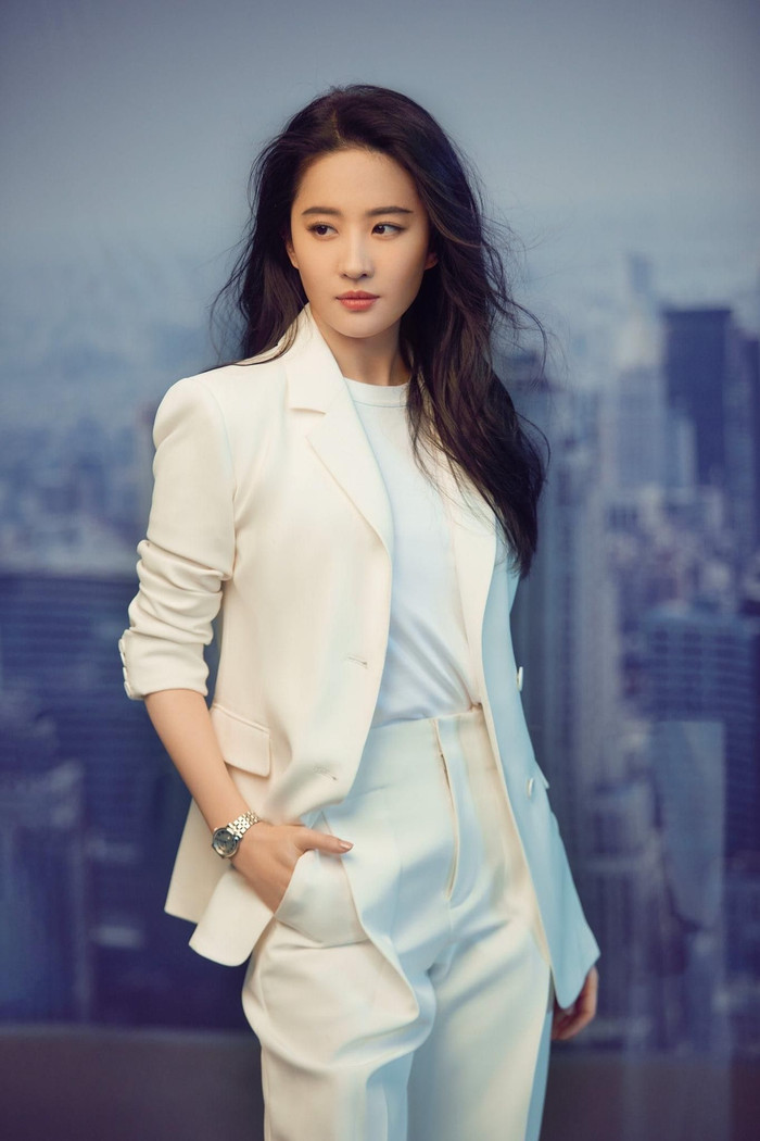 Tình trạng của tiểu hoa sau 85: Dương Mịch tài nguyên kém, Lưu Thi Thi diễn xuất tệ và chỉ Triệu Lệ Dĩnh có cơ hội tỏa sáng? Ảnh 5