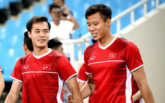 Văn Toàn và Quế Ngọc Hải 'tung hứng' trước cuộc đối đầu thú vị tại Hàng Đẫy Ảnh 2