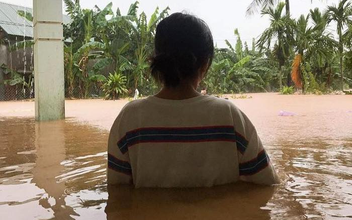 Ngập lụt sâu trên diện rộng tại các tỉnh miền Trung làm 4 người tử vong và 7 người mất tích Ảnh 2