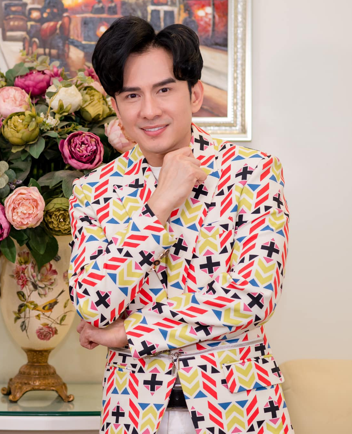 Từng trông điển trai và lãng tử nhưng hiện tại kiểu tóc này lại khiến nhan sắc của Đan Trường bị 'dìm hàng' thấy rõ