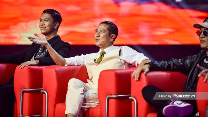 Giám đốc âm nhạc Hồ Hoài Anh