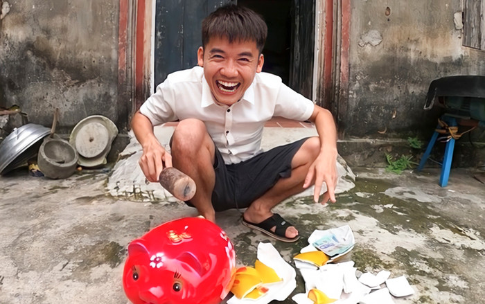 Đoạn video hiện đã bị gỡ khỏi kênh YouTube Hưng Troll của con trai bà Tân. (Ảnh: Hưng Troll)