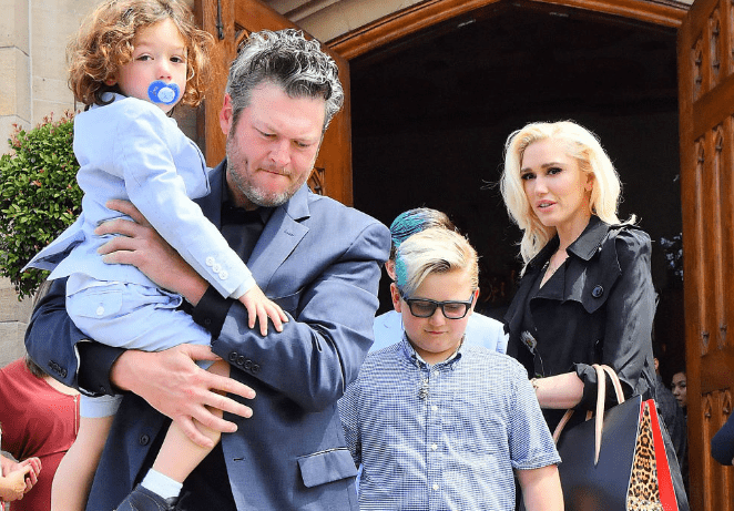 Gwen Stefani và Blake Shelton: Hành trình từ đối thủ đến tri kỷ. - Saostar.vn