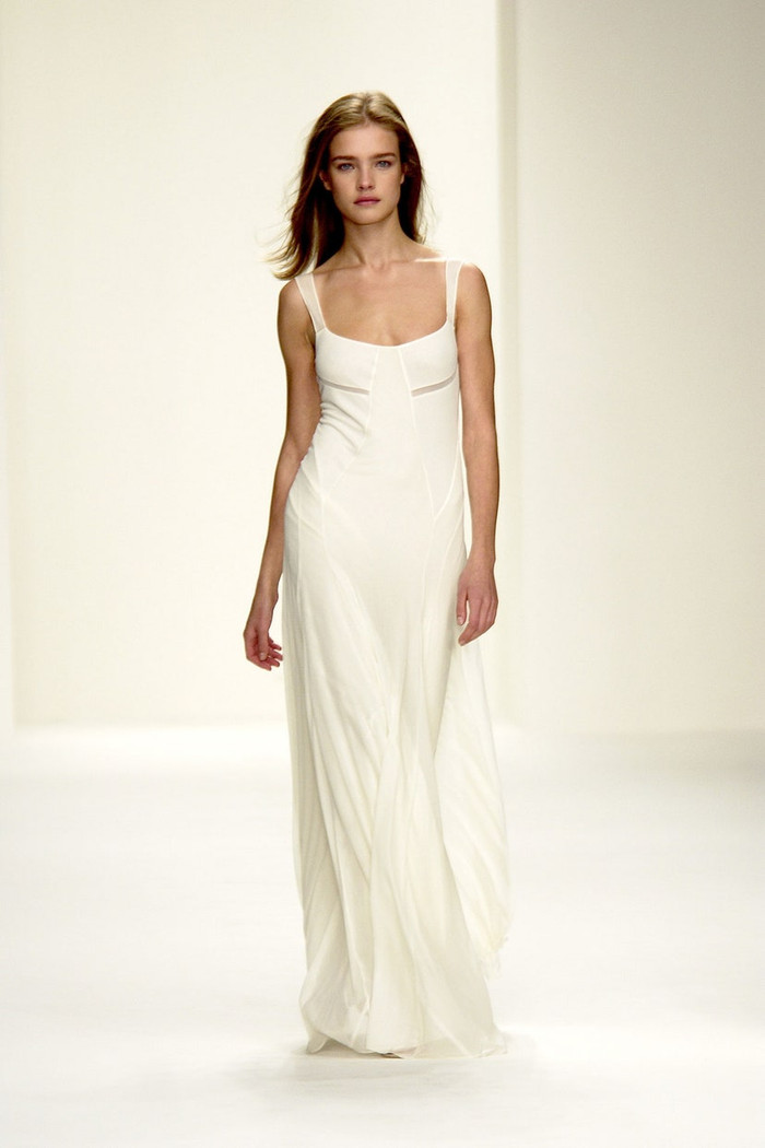 Hãng Calvin Klein từng kí độc quyền với chân dài Natalia tận 8 mùa mốt với giá trị cả tỷ đô la Mỹ. 