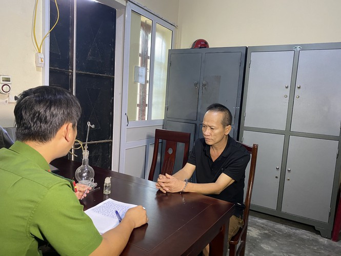 Đối tượng Hùng tại cơ quan công an