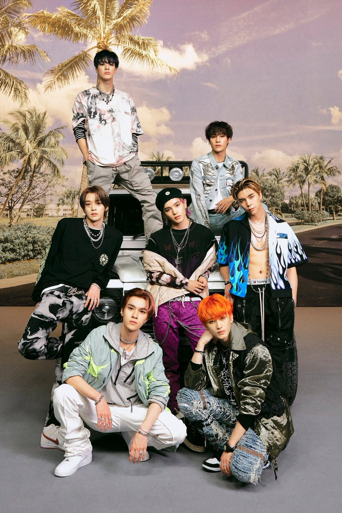 Đội hình NCT U bao gồm thêm thành viên SungChan.