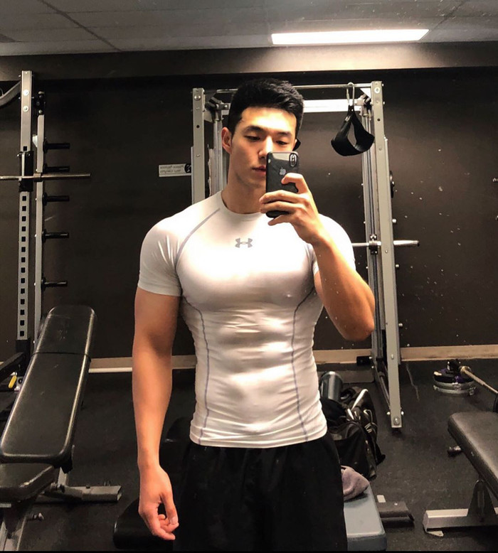 Sở thích tập gym vẫn theo Choi Yong Ho bao năm nay