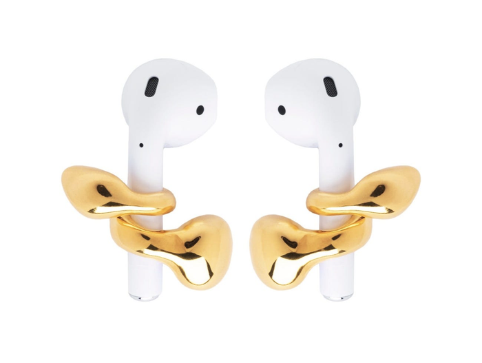 Những chiếc khuyên tai thời điểm hiện tại được bán ra với ba kiểu dáng. Trong đó, mẫu Pebble Pods có thiết kế quấn xung quanh AirPods. (Ảnh: Misho Designs)