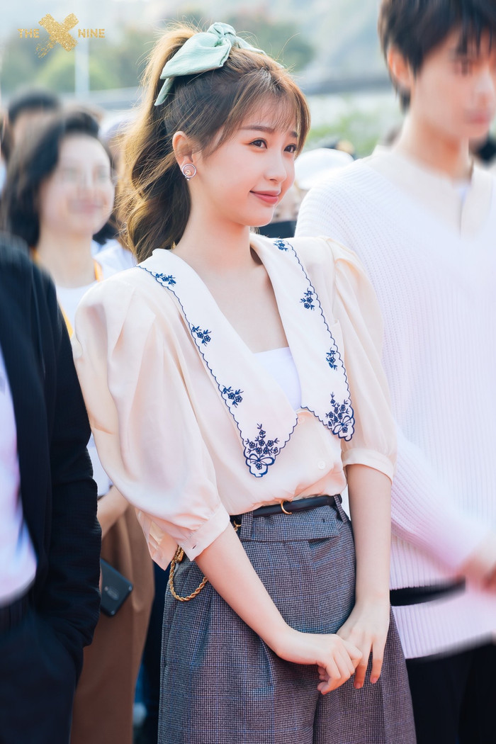 'Khúc biến tấu ánh trăng' khai máy: Ngu Thư Hân nhí nhảnh, Đinh Vũ Hề lạnh lùng Ảnh 9