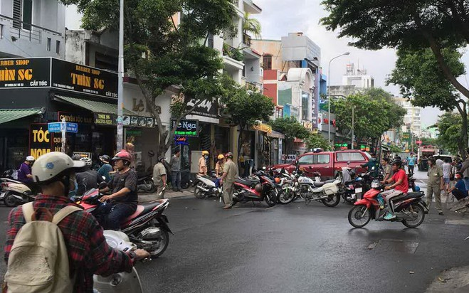 Người phụ nữ dùng bình gas uy hiếp nhân viên ngân hàng, cướp hơn 2 tỷ ở TP.HCM Ảnh 2