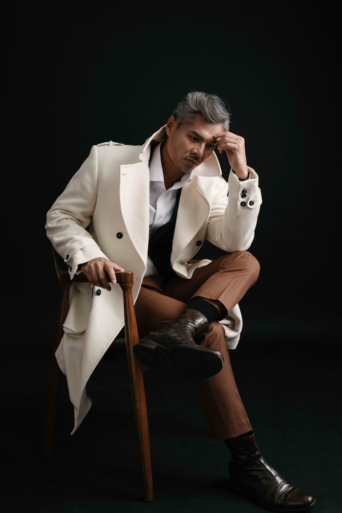 Anh bật mí vừa mới viết và thu xong 3 bài mới. 