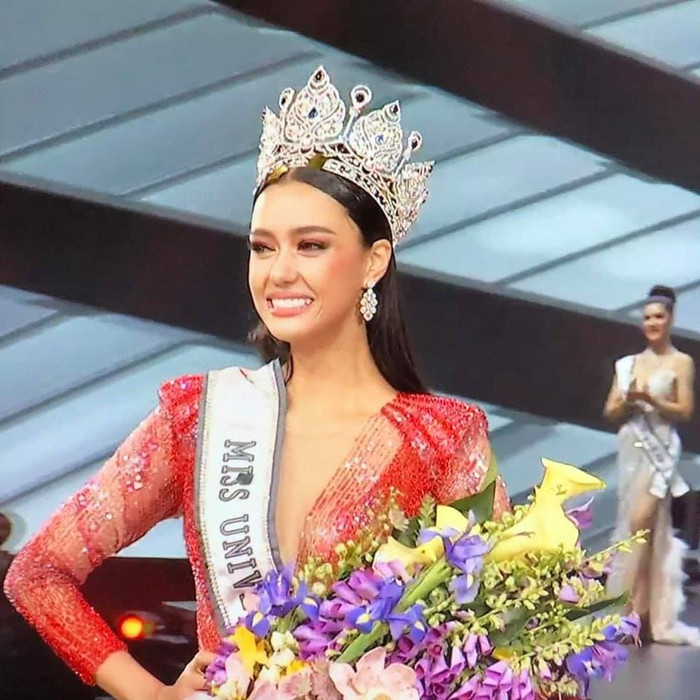 Bản sao Catriona Gray đăng quang Hoa hậu Hoàn vũ Thái Lan 2020: Khánh Vân gặp đối thủ '5000 máu' Ảnh 2