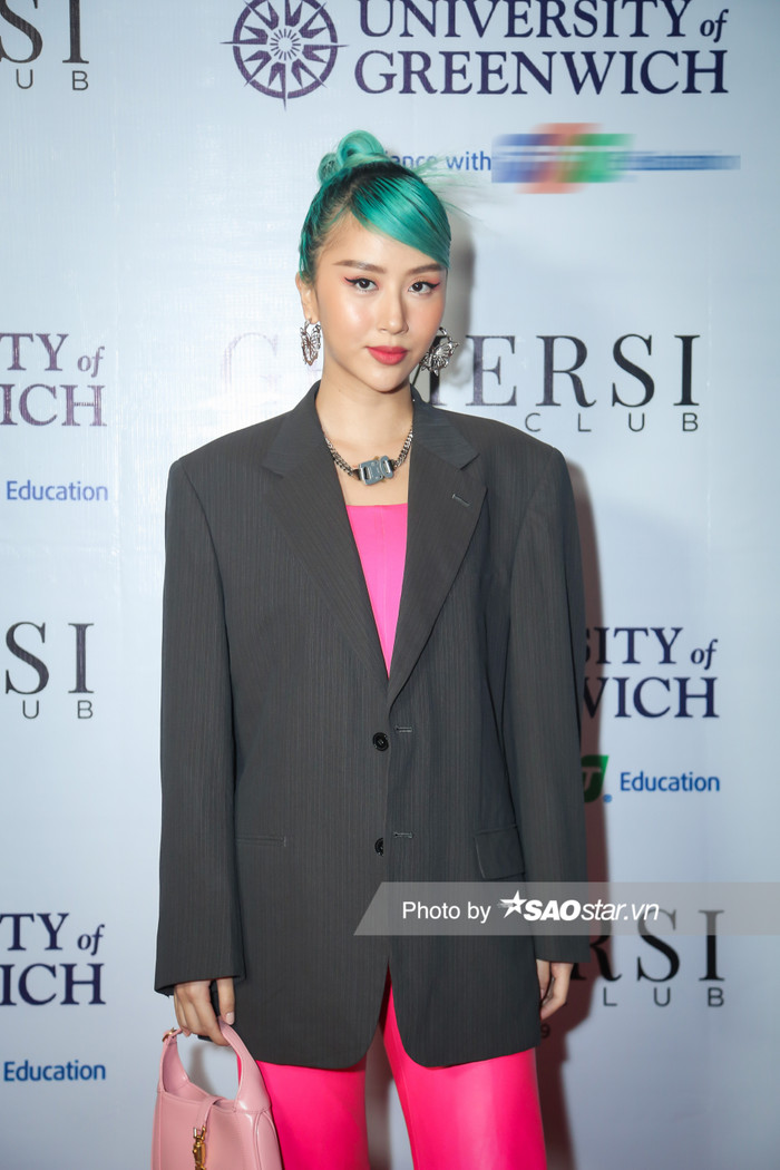 Quỳnh Anh Shyn high fashion cùng outfit nổi bật.