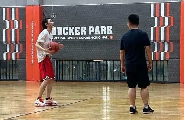 Thái Từ Khôn có loại bỏ được 'vết nhơ' năm nào khi chơi bóng rổ cùng với Jony J? Ảnh 4