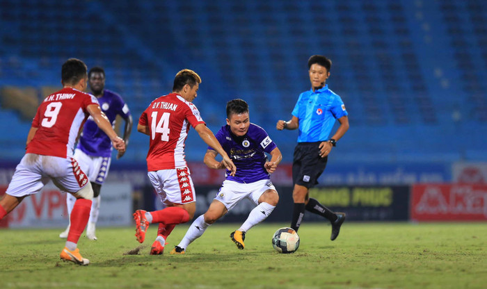 Quang Hải tỏa sáng giúp Hà Nội FC đánh bại TP.HCM 2-0.