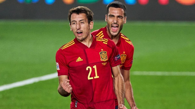 Tây Ban Nha thắng tối thiểu trước Thụy Sĩ nhờ pha lập công của Oyarzabal.