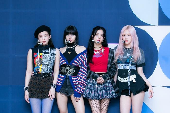 Lovesick Girls chính thức giành cúp chỉ sau 1 ngày quảng bá, BLACKPINK lại gây sốt với tạo hình mới Ảnh 2