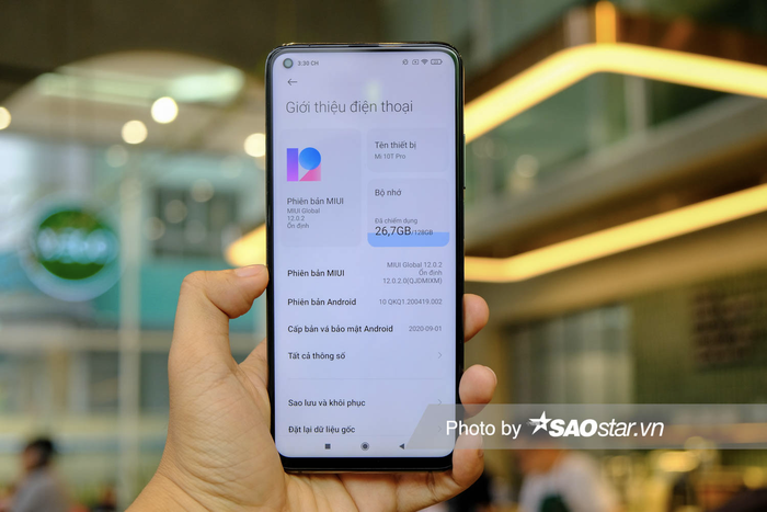 Về cấu hình, Mi 10T Pro 5G trang bị chip xử lý Snapdragon 865, 8GB RAM và 128GB bộ nhớ trong UFS 3.1, hỗ trợ kết nối 5G, Wi-Fi 6, NFC và Bluetooth 5.1. Máy cài đặt sẵn hệ điều hành Android 10, giao diện MIUI 12 mới. Đi kèm đó là viên pin 5.000 mAh, củ sạc nhanh 33 W.