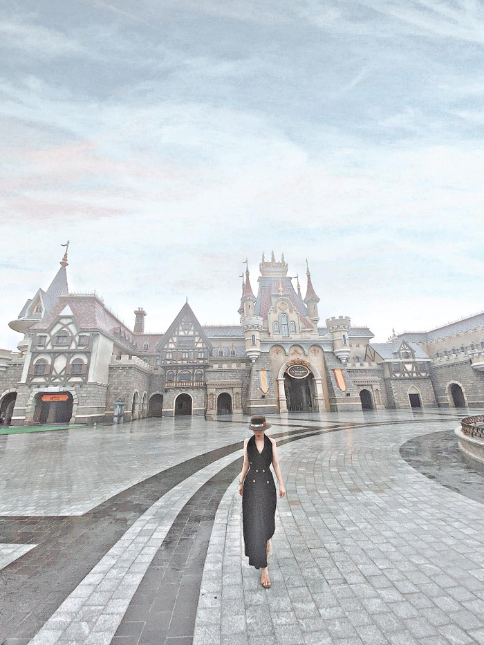 Anh trai Bảo Thy đăng loạt ảnh du lịch sang chảnh nhưng nhan sắc bà xã Trang Pilla mới chiếm 'spotlight' Ảnh 8