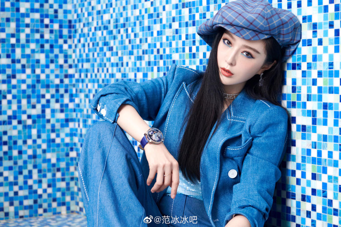 Phạm Băng Băng chọn cho mình bộ cánh suit denim khi chuẩn bị đến tham dự Shanghai Fashion Week