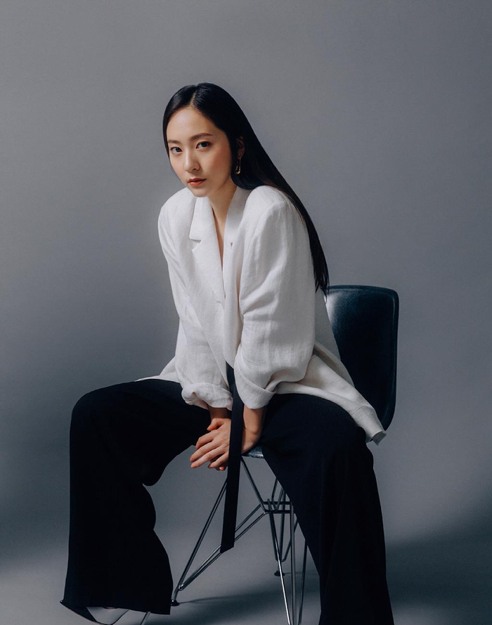 Một Krystal sang chảnh được thể hiện trọn vẹn qua các trang bìa chụp cho tạp chí.