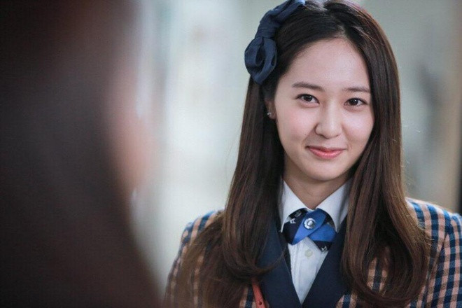 Và nổi bật nhất chính là khi cô nàng nhận vai chính “tiểu thư học đường” Lee Bona trong bộ phim The Heirs (Người thừa kế)