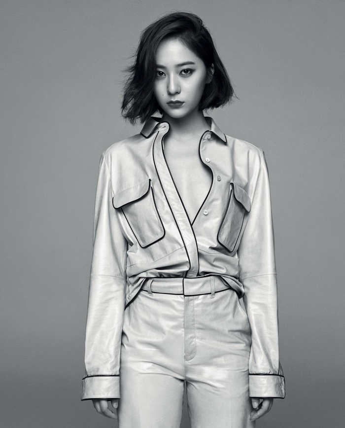 Fan cũng hi vọng rằng, khi về với công ty mới là H& Entertainment, Krystal sẽ thật sự được đầu tư và hỗ trợ nhiều hơn nữa trong sự nghiệp diễn xuất của mình ngày càng tỏa sáng hơn.