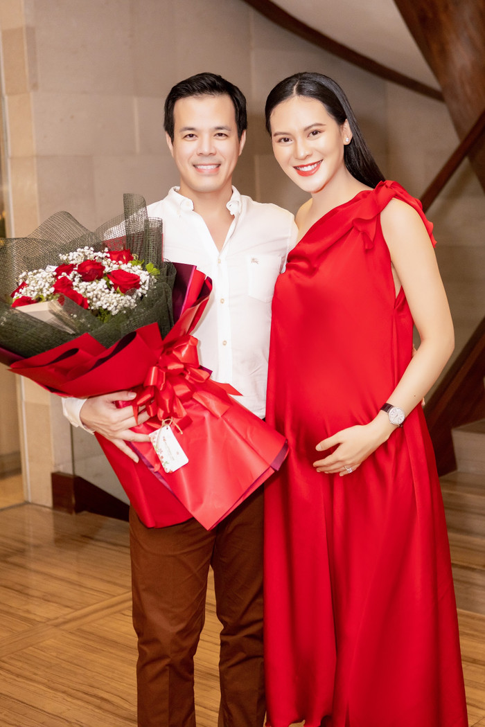 Dù kém chồng 16 tuổi nhưng Sang Lê không cảm nhận thấy hai người có khoảng cách, ngược lại cô cảm thấy rất hạnh phúc với cuộc sống hiện tại