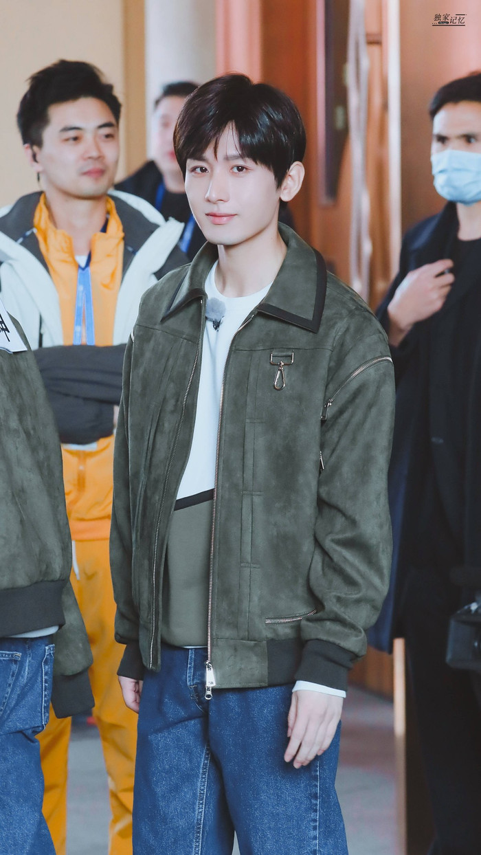 Thái Từ Khôn, Thành Nghị có là hoàng tử bước ra từ truyện tranh dưới chùm ảnh chưa qua chỉnh sửa? Ảnh 20