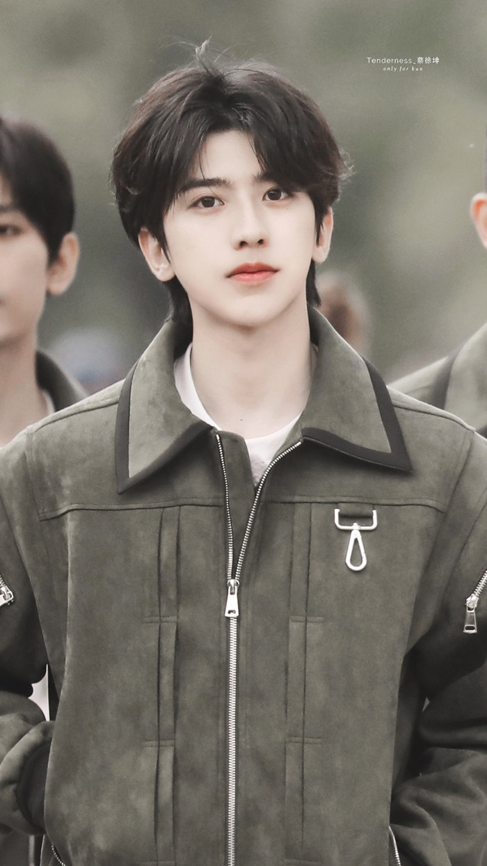 Thái Từ Khôn, Thành Nghị có là hoàng tử bước ra từ truyện tranh dưới chùm ảnh chưa qua chỉnh sửa? Ảnh 16