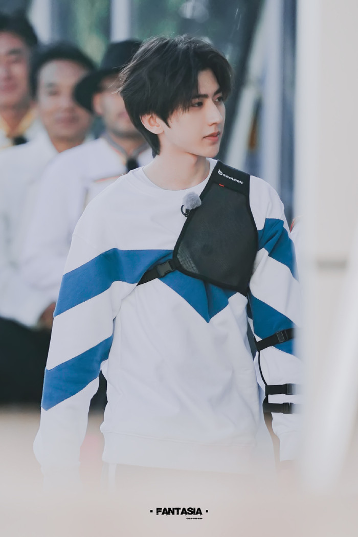 Thái Từ Khôn, Thành Nghị có là hoàng tử bước ra từ truyện tranh dưới chùm ảnh chưa qua chỉnh sửa? Ảnh 8